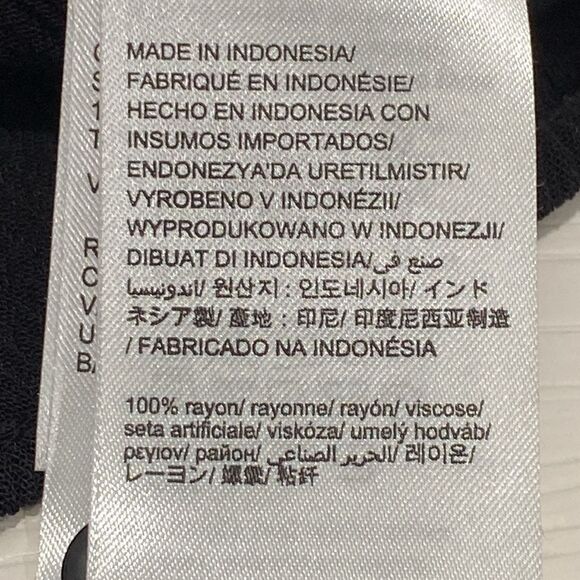 Calvin Klein Elegant Black Off-Shoulder Women's Top With Button Up Back Detail - Picture 6 of 8